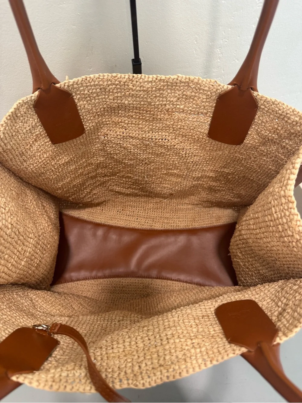 Christian Louboutin By my side Tan Raffia Tote with pouch - Picture 6 of 11